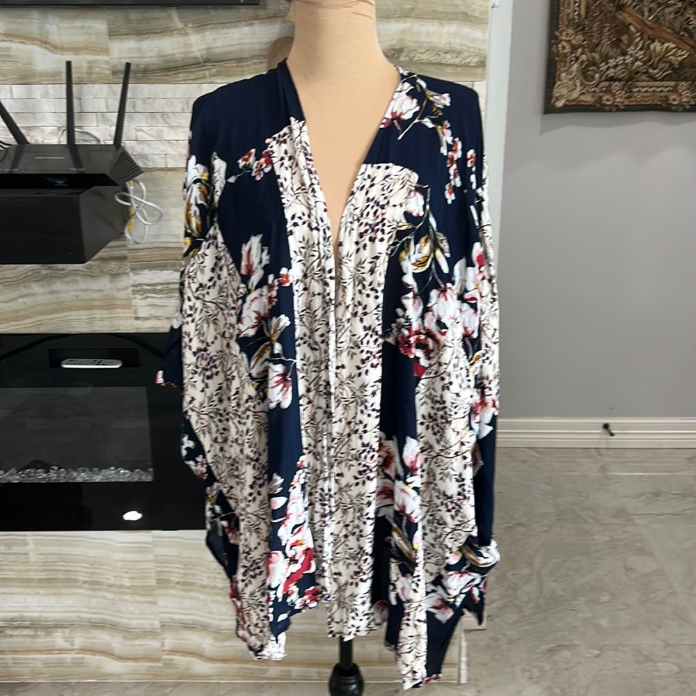 Altar’d State Blue Floral Kimono Cover Size M/L